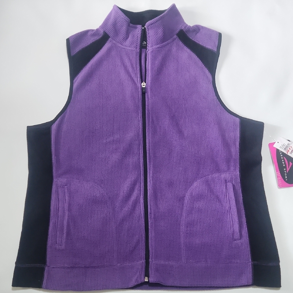 NWT Women's Cascade Sport Sleeveless Vest